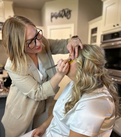 Tiffani Pugliese, owner of Willow Grace Artistry, located in Tulsa Oklahoma, provides makeup artistry for weddings, parties, events, photoshoots and for any moment that you want to feel your most beautiful.